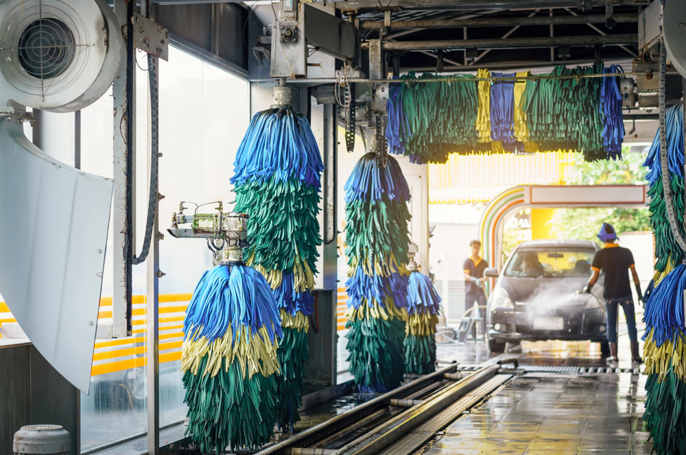 Conservative,Automatic,Carwash,Machine,With,Sunlight,Effect